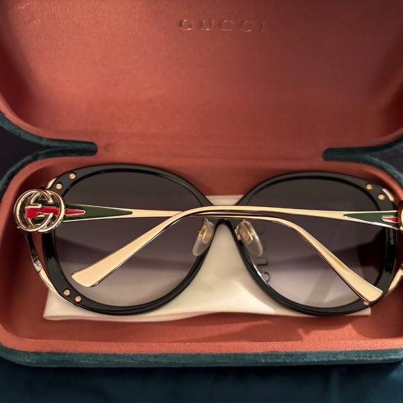 Gucci Oval Rim Designer Sunglasses GG0226SK - Picture 3 of 6